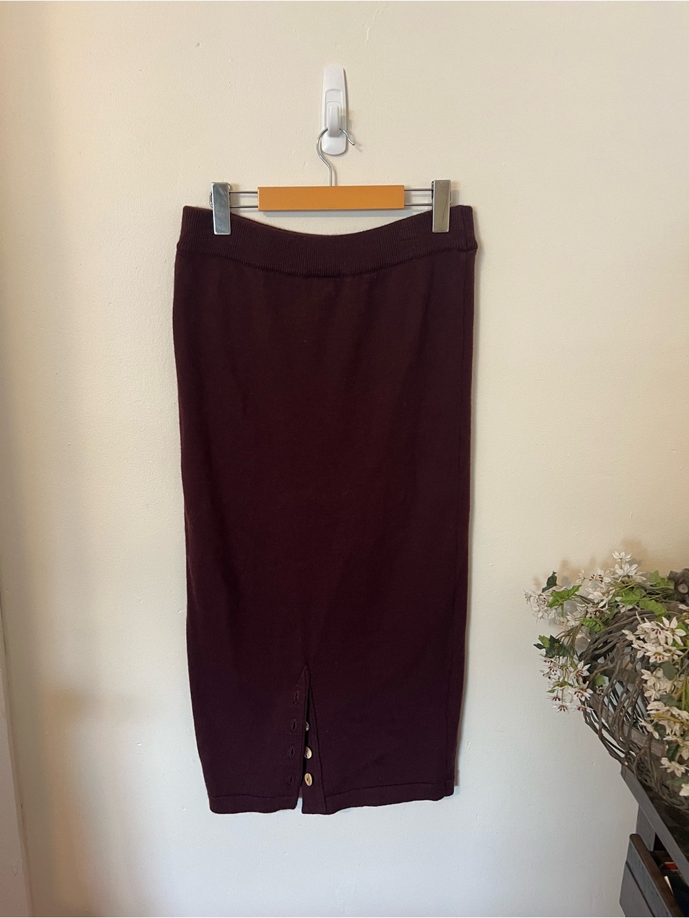 Lloyd’s 100% Wool Burgundy Knit Midi Pencil Skirt Button Back Slit Vintage - Picture 3 of 4